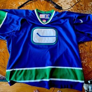 Canucks hockey jersey